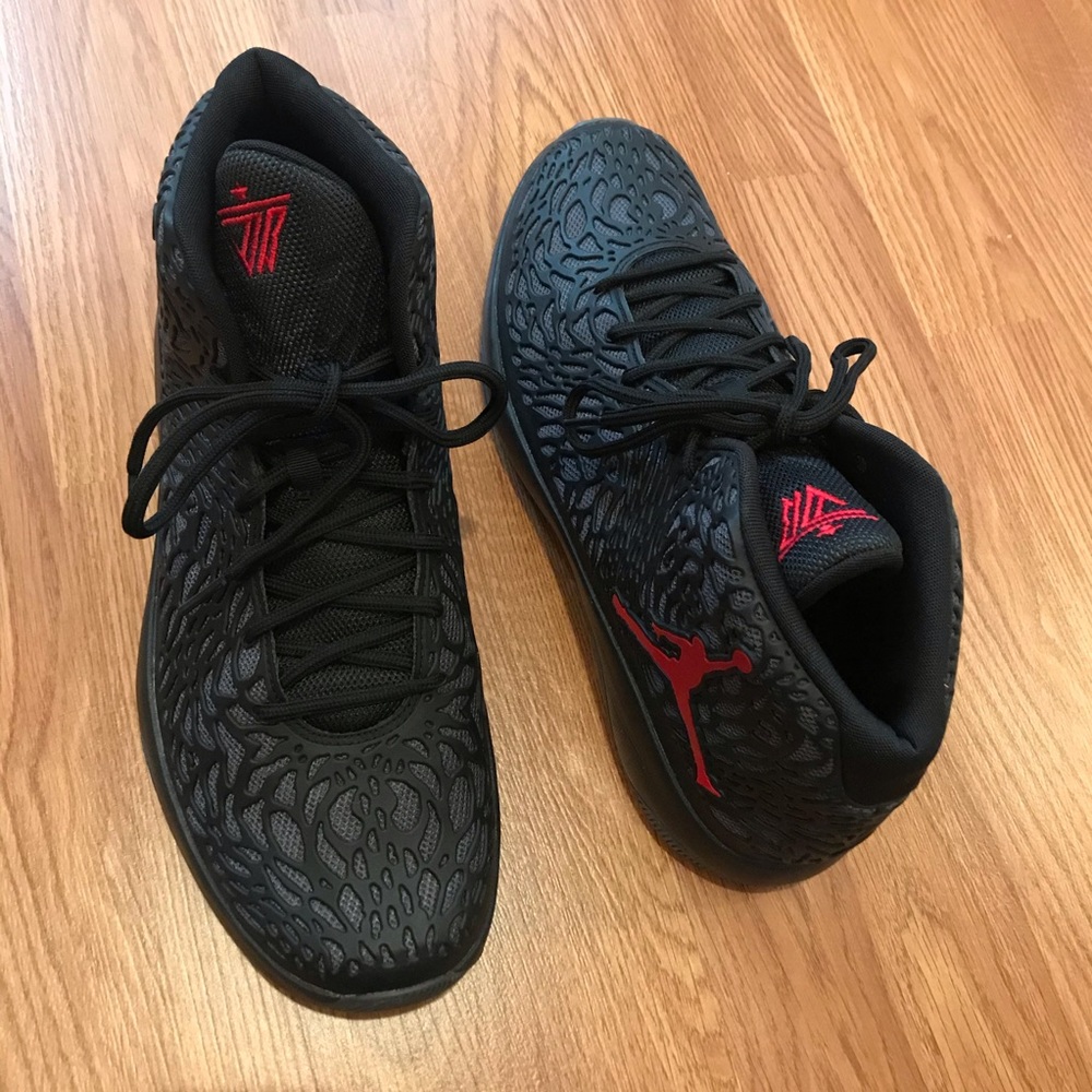 MENS JORDAN ULTRA FLY SNEAKERS